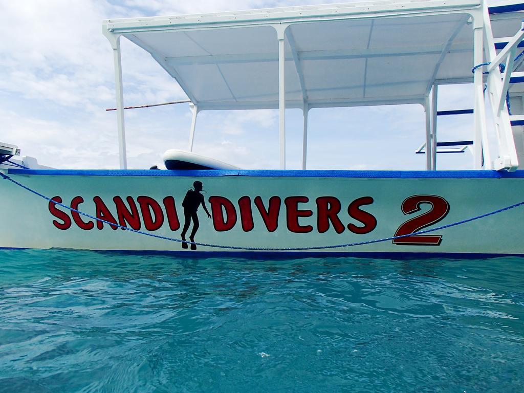 Scandi Divers Puerto Galera Buitenkant foto