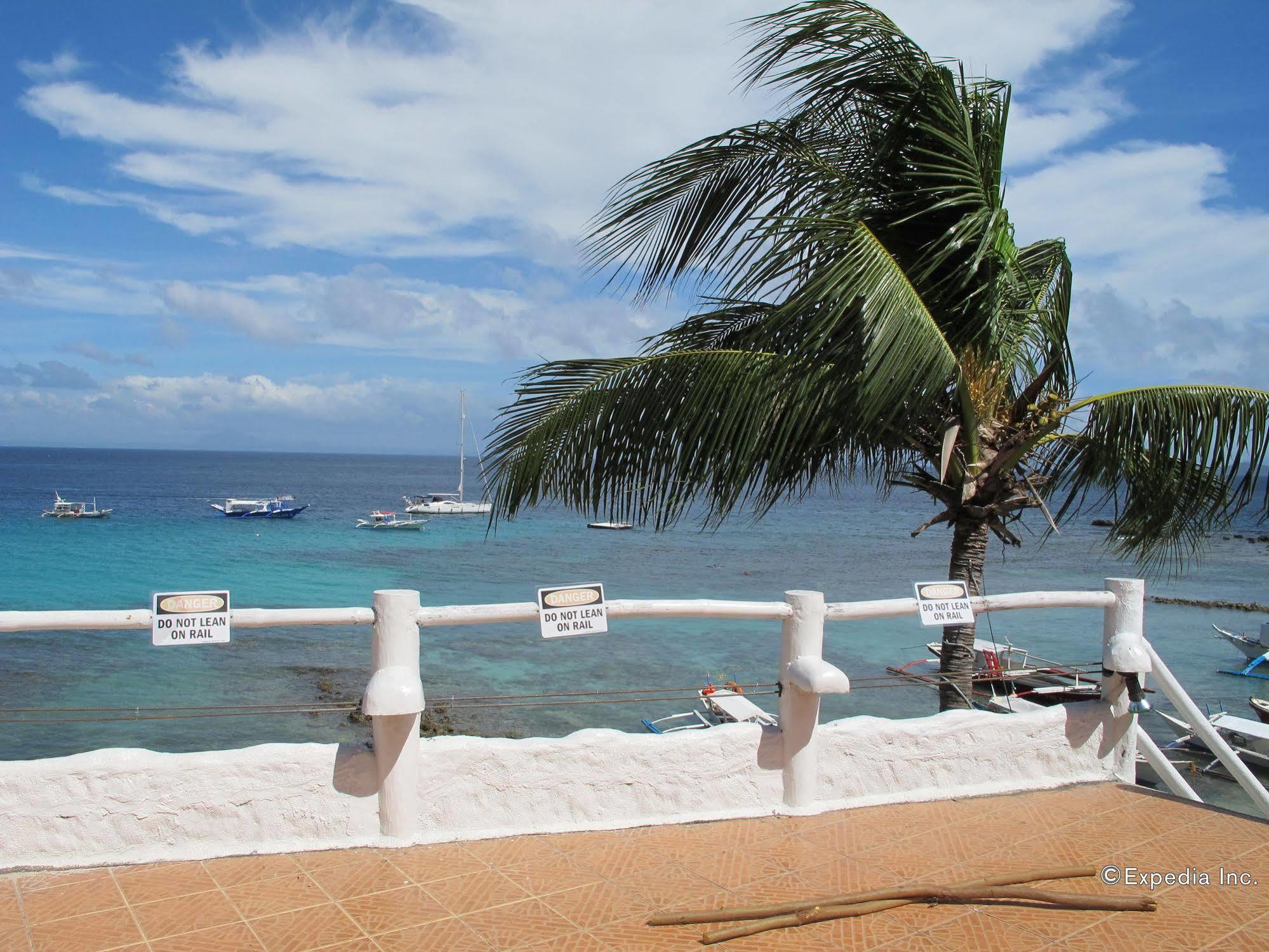 Scandi Divers Puerto Galera Buitenkant foto