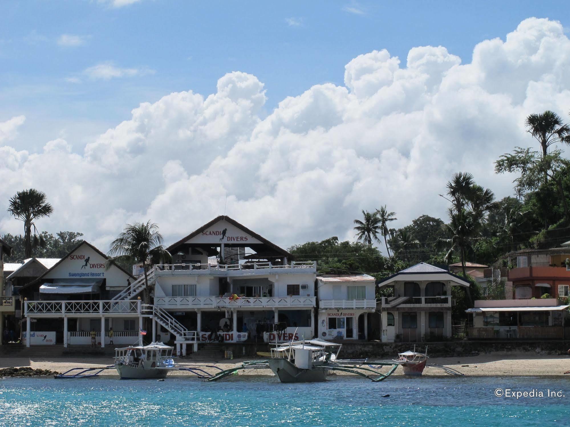 Scandi Divers Puerto Galera Buitenkant foto